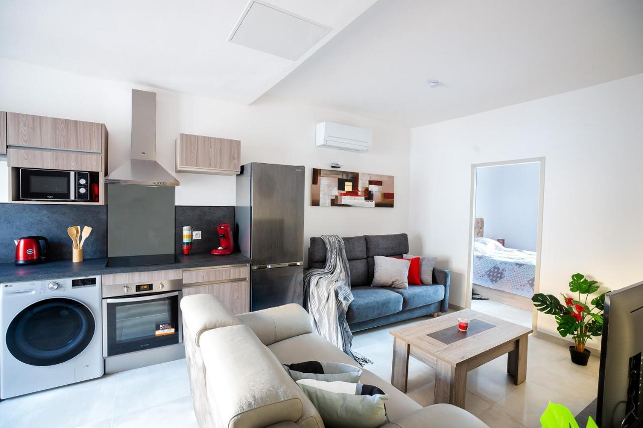 Superbe Appartement A 2 Pas Des Halles, Climatise, Terrasse, Garage 나르본 외부 사진